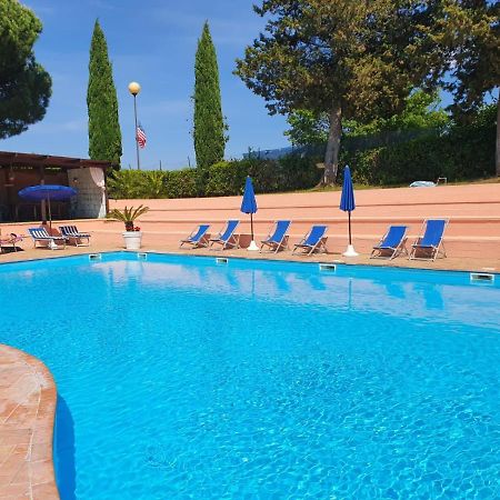 Toscana Holiday Village Montopoli in Val dʼArno Esterno foto