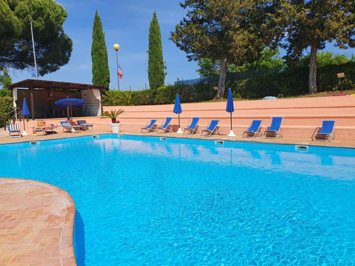 Toscana Holiday Village Montopoli in Val dʼArno Esterno foto