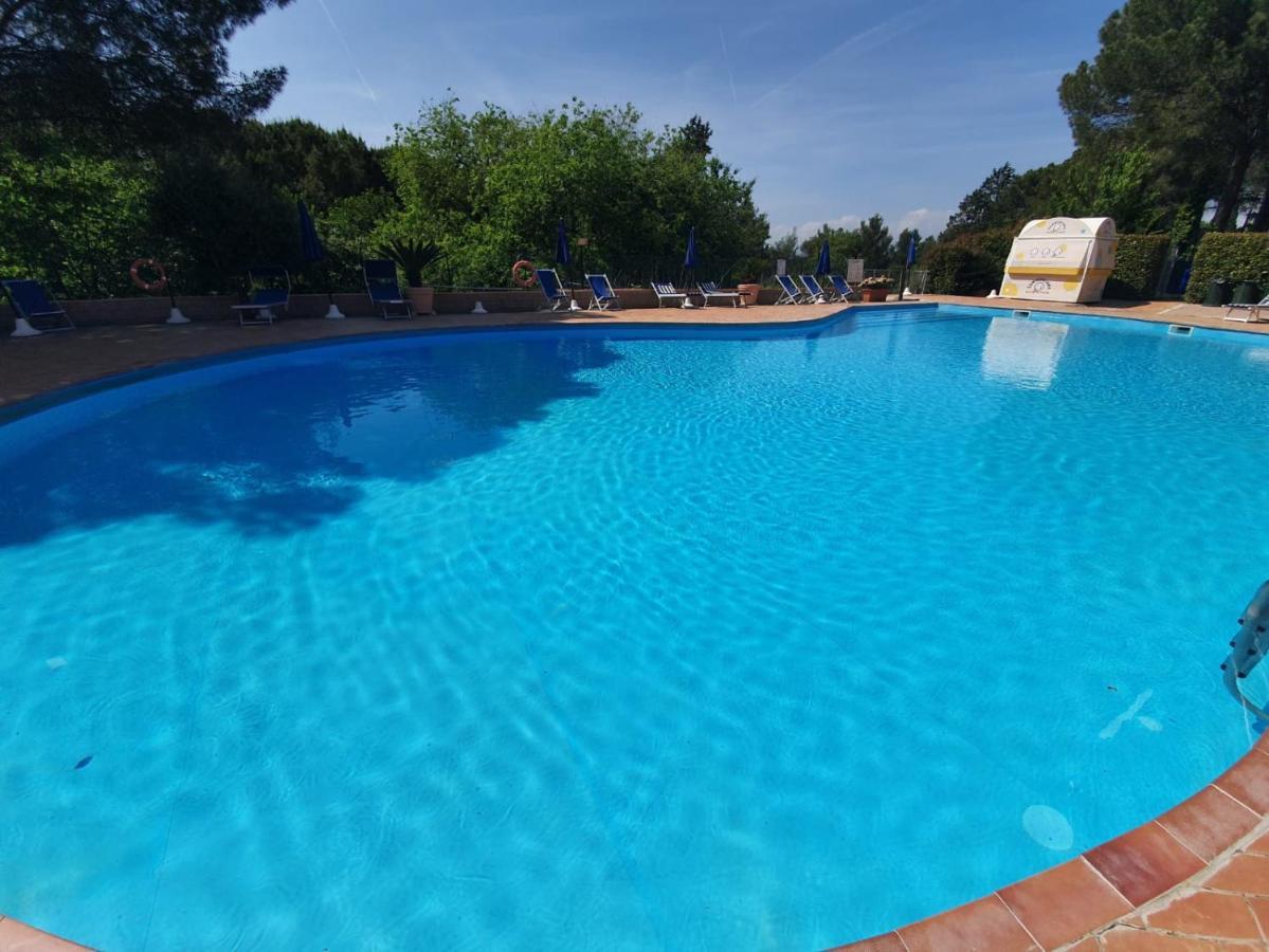 Toscana Holiday Village Montopoli in Val dʼArno Esterno foto